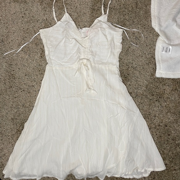 Woven white with lured gold stripes ruched front dress beautiful details. - Picture 3 of 3